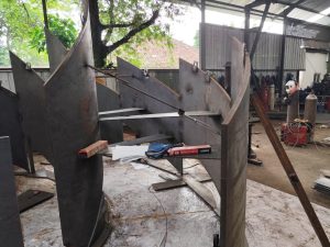 jasaroll.com WhatsApp-Image-2025-11-05-at-11.06.59-2-300x225 Jasa Pembuatan Tangga Spiral Plat 25mm Terbaik PRODUCT